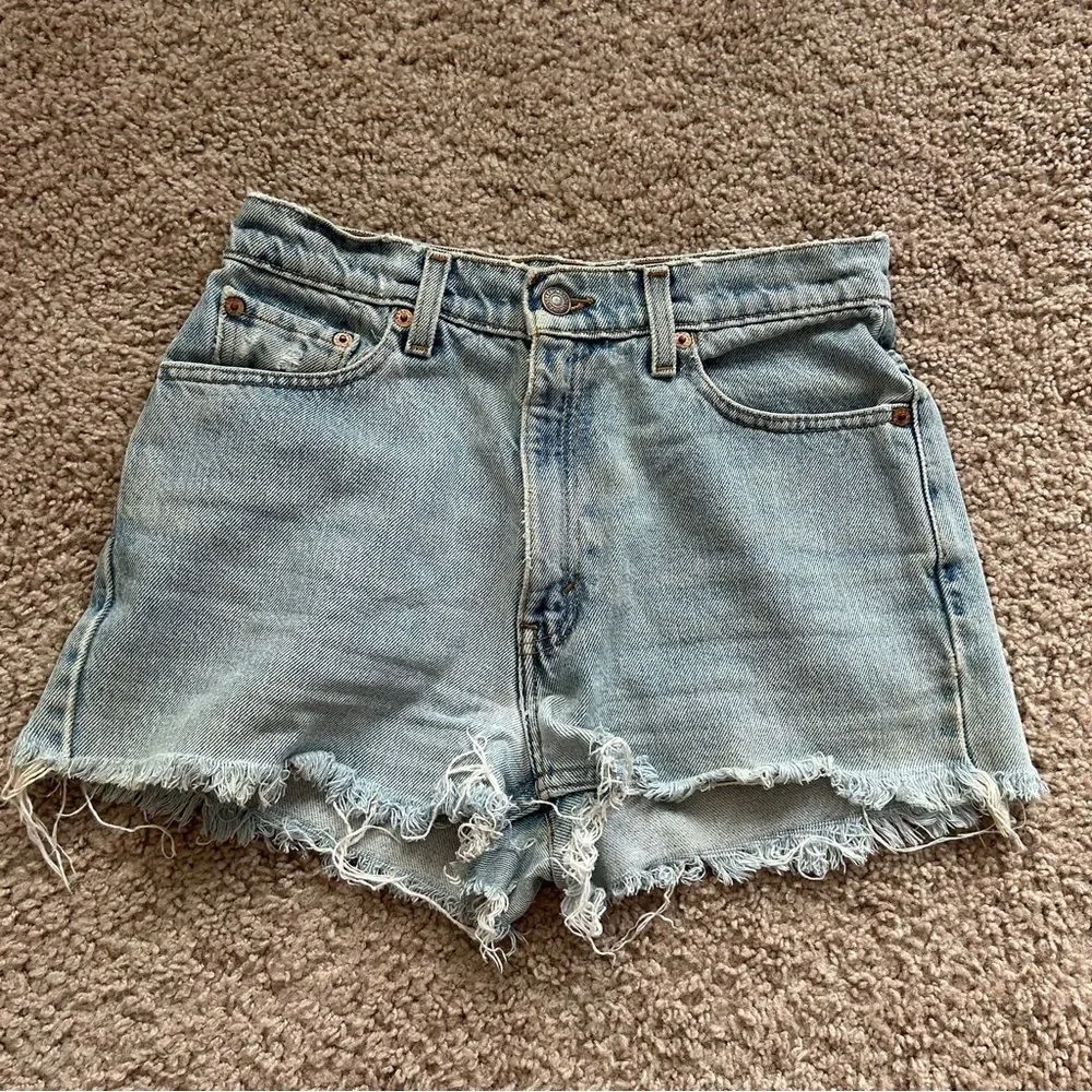 Levis Womens 512 Light Blue Wash Slim Fit Raw Hem Jean Shorts Size 6 Long